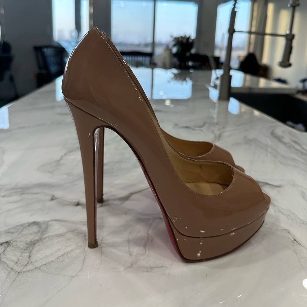 Excellent condition Louboutin peep toe